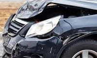 Fahrzeughändler holt beschädigte
Gebrauchtfahrzeuge unterschiedlichster Art.